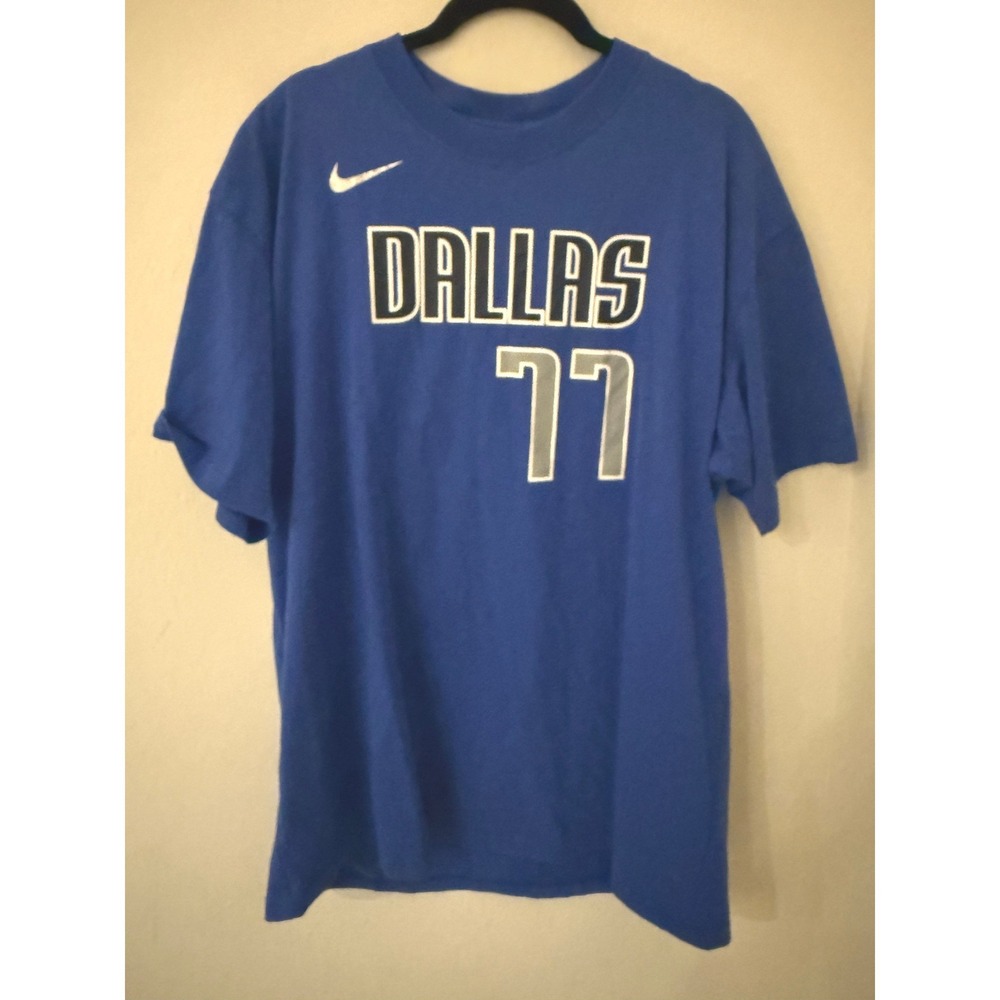 Men's Nike Dallas Mavericks Luka Doncic 77 T-Shirt - Medium Loose FIt NWOT